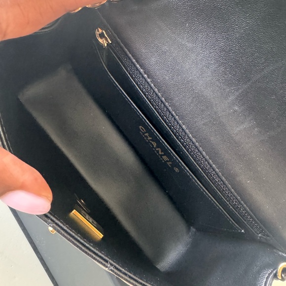🖤 CHANEL MINI CLASSIC FLAP 🖤 - Picture 11 of 15